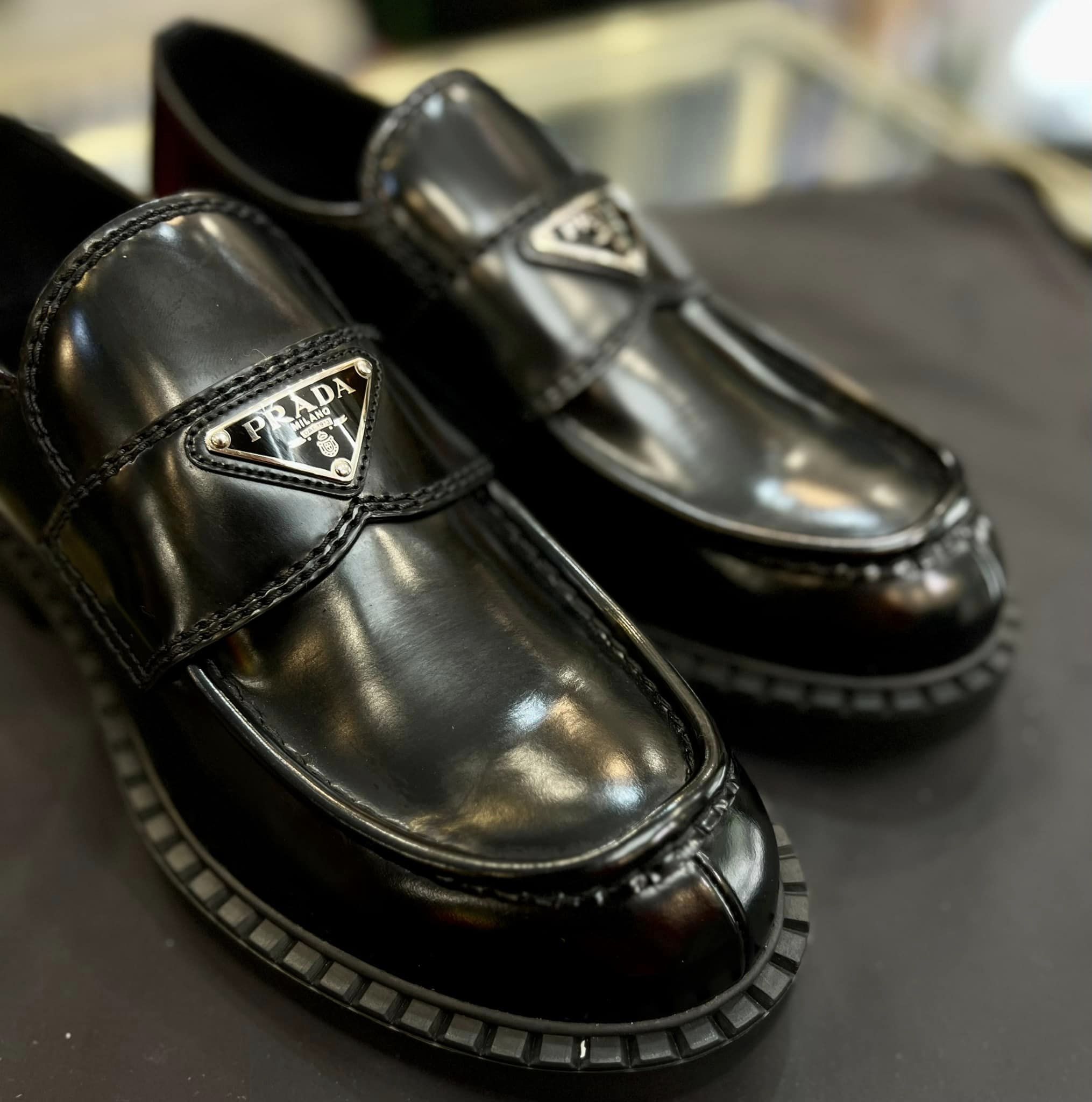 Giầy Loafer PRADA 022105 - Manh Đỏ Authentic