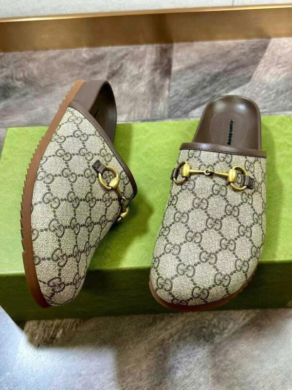 Sục GUCCI 027104