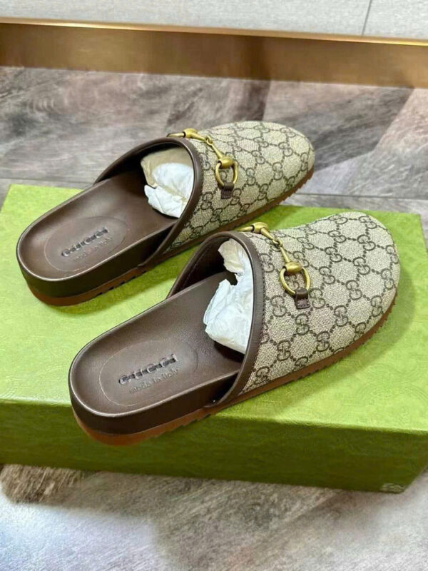 Sục GUCCI 027104