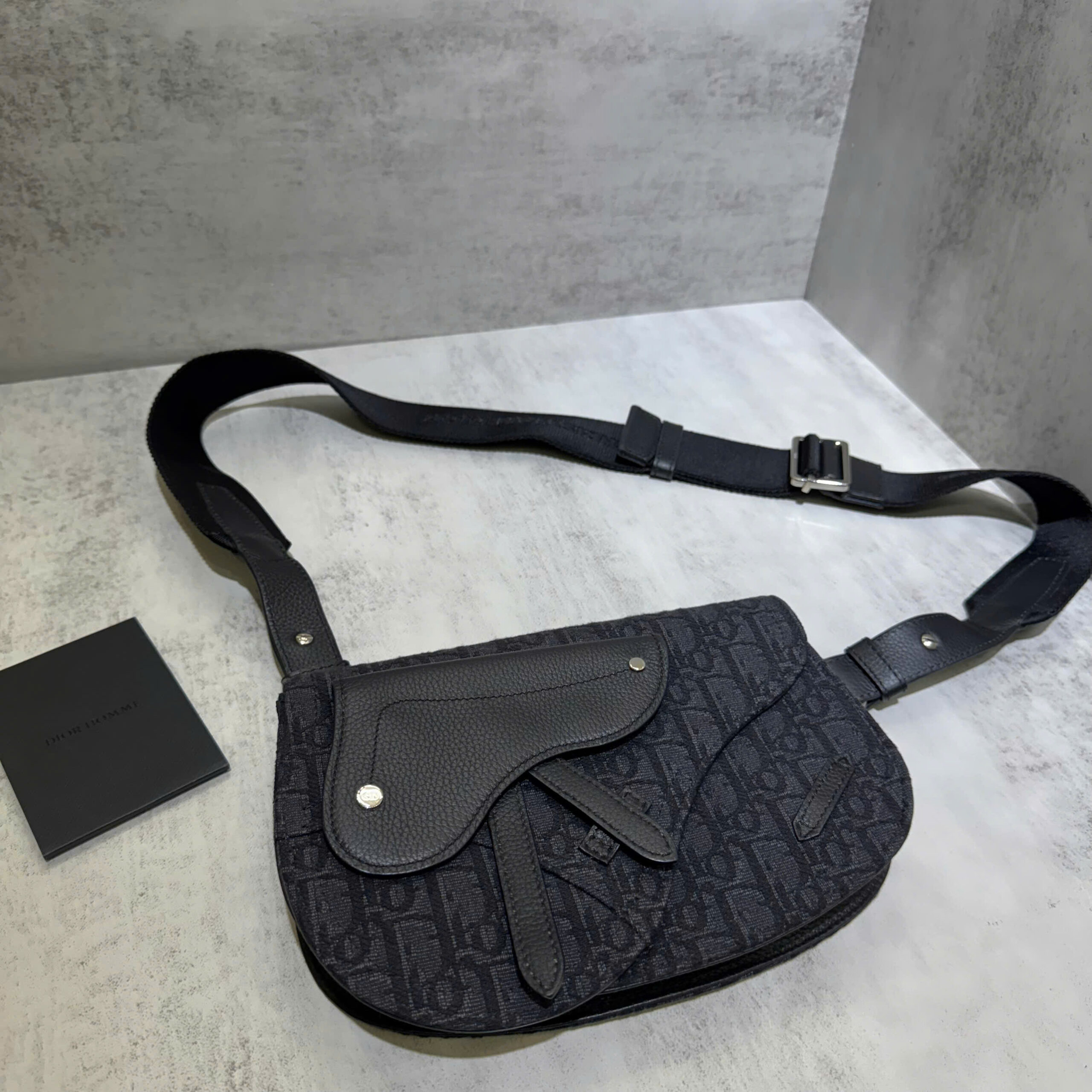 Túi đeo chéo DIOR Túi đeo chéo DIOR