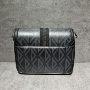 Mạnh Đỏ Authentic – Hàng Hiệu Uy Tín Chính Hãng